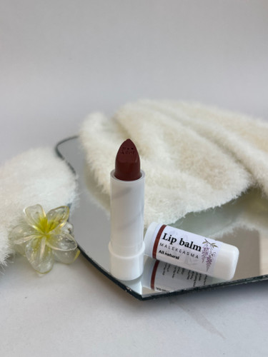 بالم لب دست ساز با رایحه نوتلا با ته رنگ طبیعی و ملایم عنابی ویتامینه لب و رفع ترک و خشکی لب